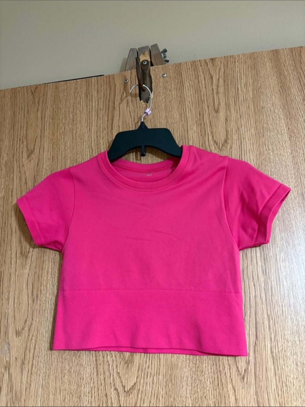 aerie women’s ' Solid Crewneck Crop Tee - Hot Pink